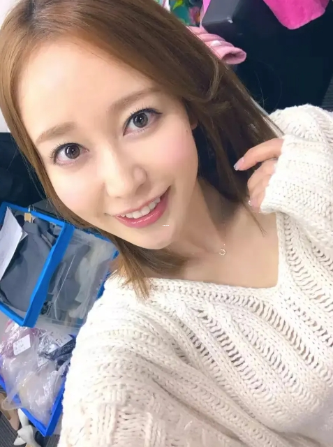 伊人春色,如诗如画