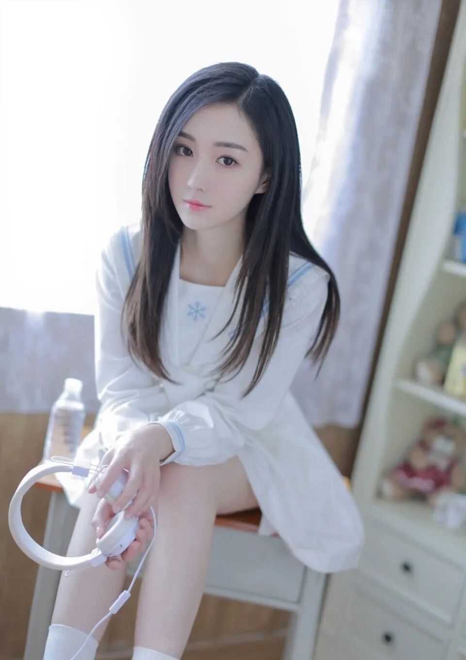 前某鱼娱乐区一姐回归仍是顶流,大哥约其线下唱歌被拒绝后,大哥直言:两个华子都不愿意?还不如去商K!