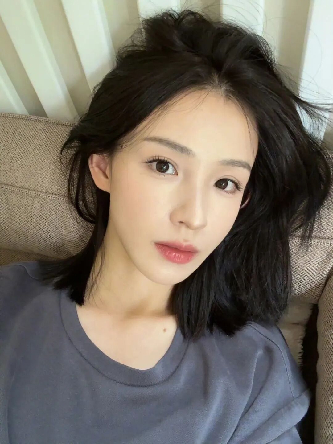 斗鱼歌姬周二珂曝自己要去韩国整容,网友问其项目,其回应:反正不是不协调的大项目!