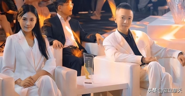 千万网红樊小慧人设崩塌?出轨家暴聊天记录曝光