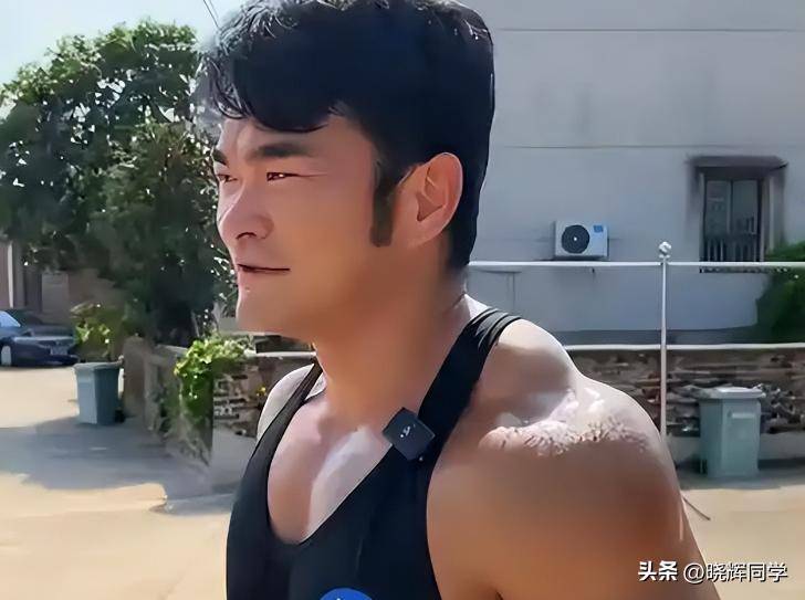权威媒体点赞李维刚:真诚带货口碑翻盘