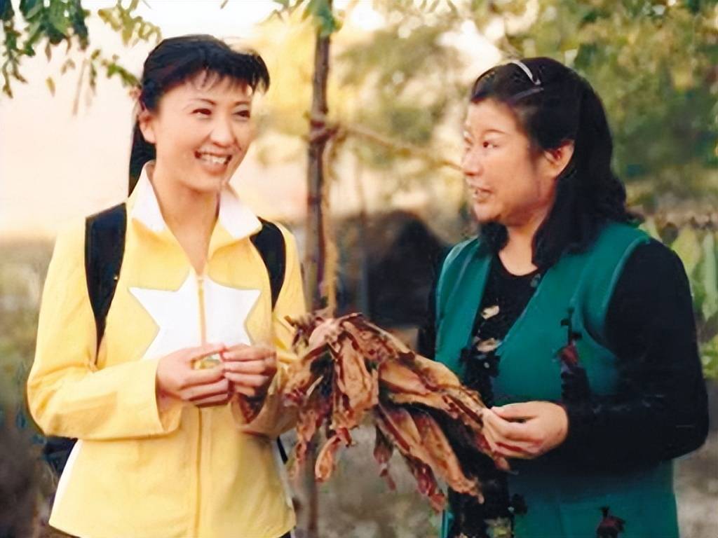 闫学晶解封3月亮底牌荒唐自砸脚