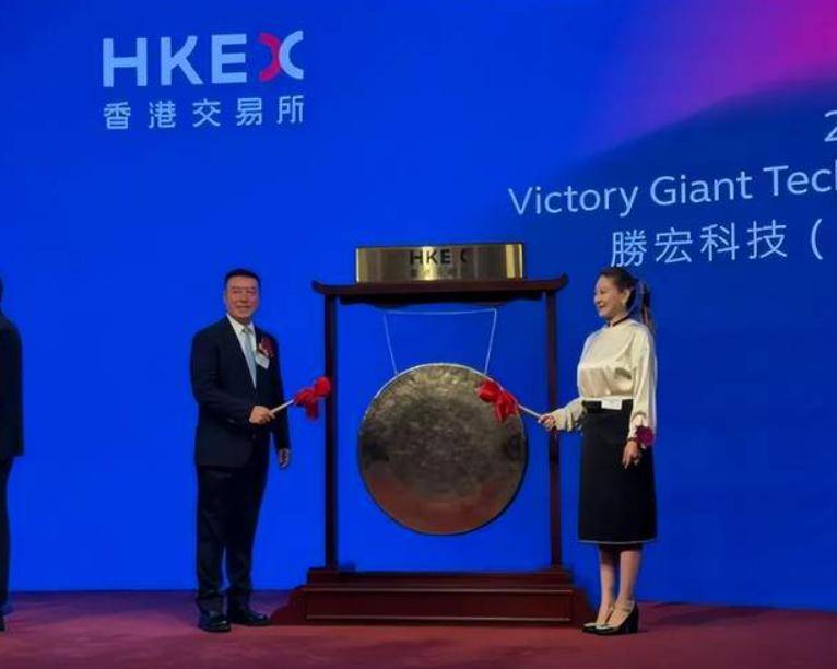 电梯亲吻事件:宋珍珍讲述19岁经历,看淡得失