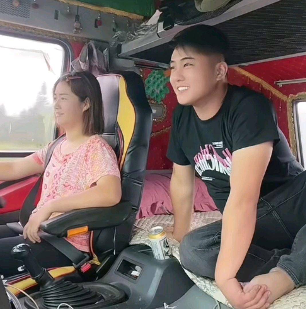 网红啊蛋自曝婚姻破裂:妻子与他人关系出现问题