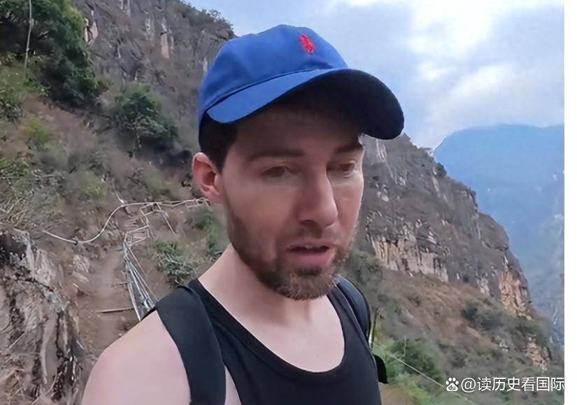 外国网红抹黑中国反被扒