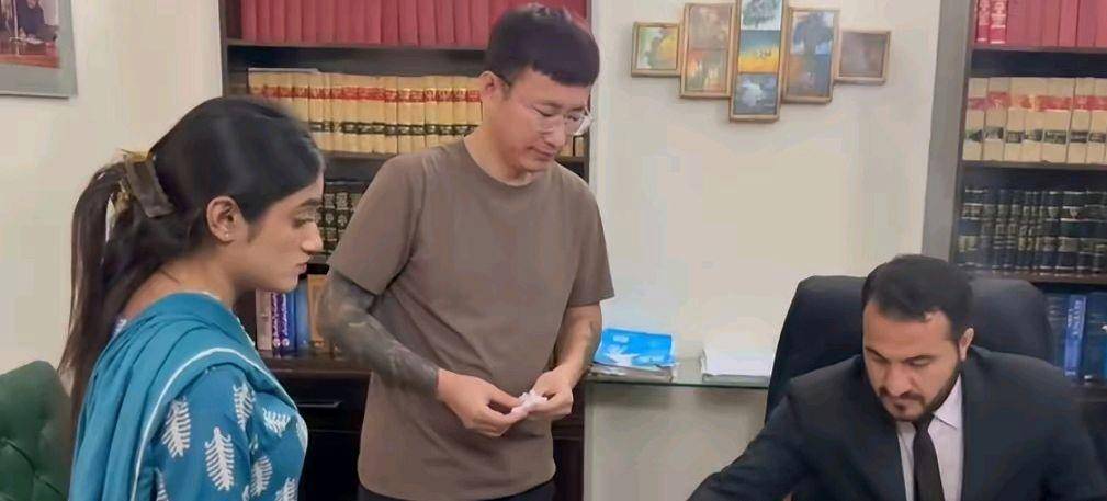 杨二狗2万分手费反转,网红卓越人设崩塌