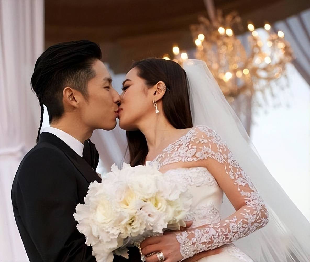 1月4离谱瓜:二婚起诉顶流恋爱脑韩红道歉
