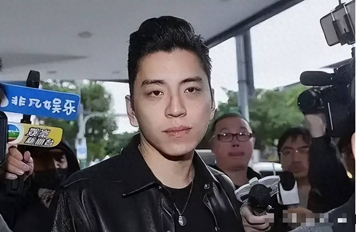 内娱顶流男星人设崩塌：镜头前后双面太离谱