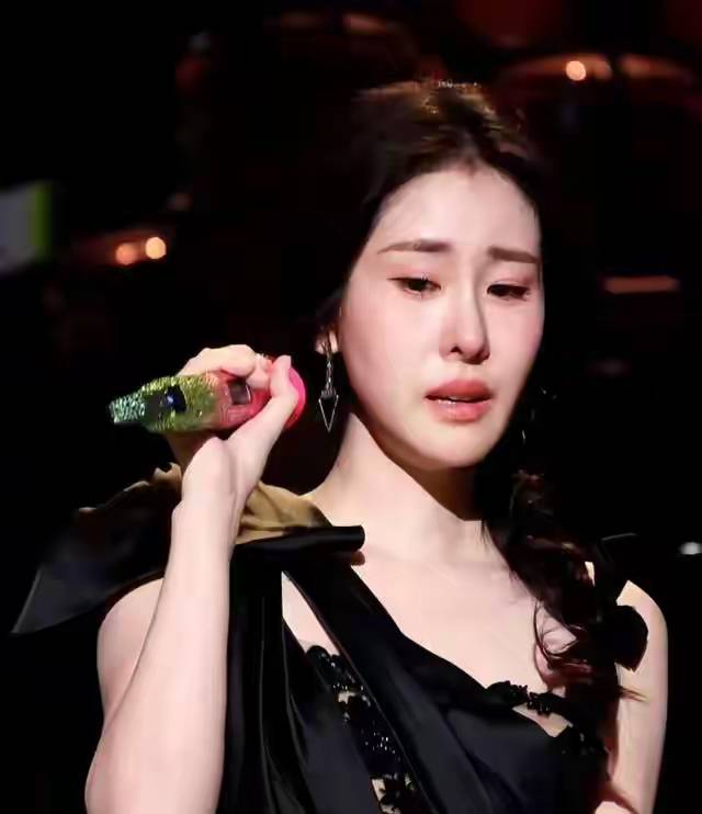张碧晨《歌手》决赛出局 里子面子全丢